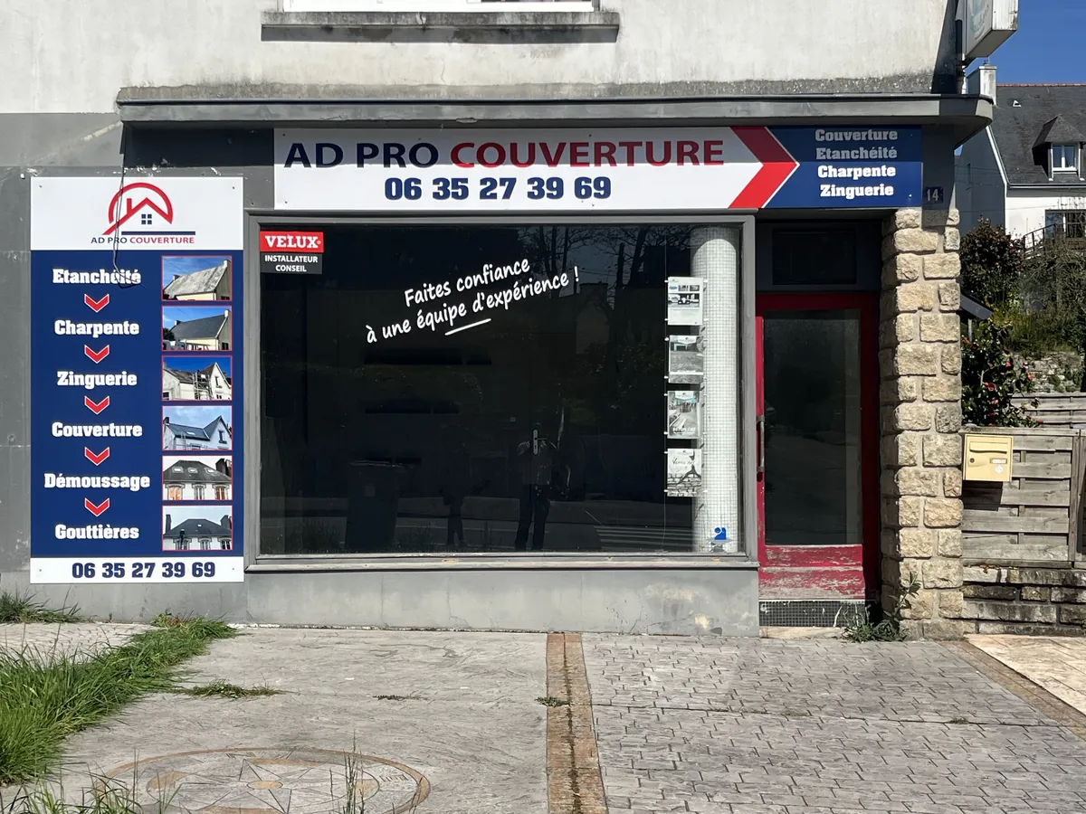 Local et vitrine d'AD Pro Couverture, 14 Bd des Frères Maillet à Quimper