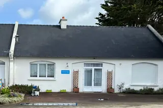Chantier de couverture ardoise sur longère